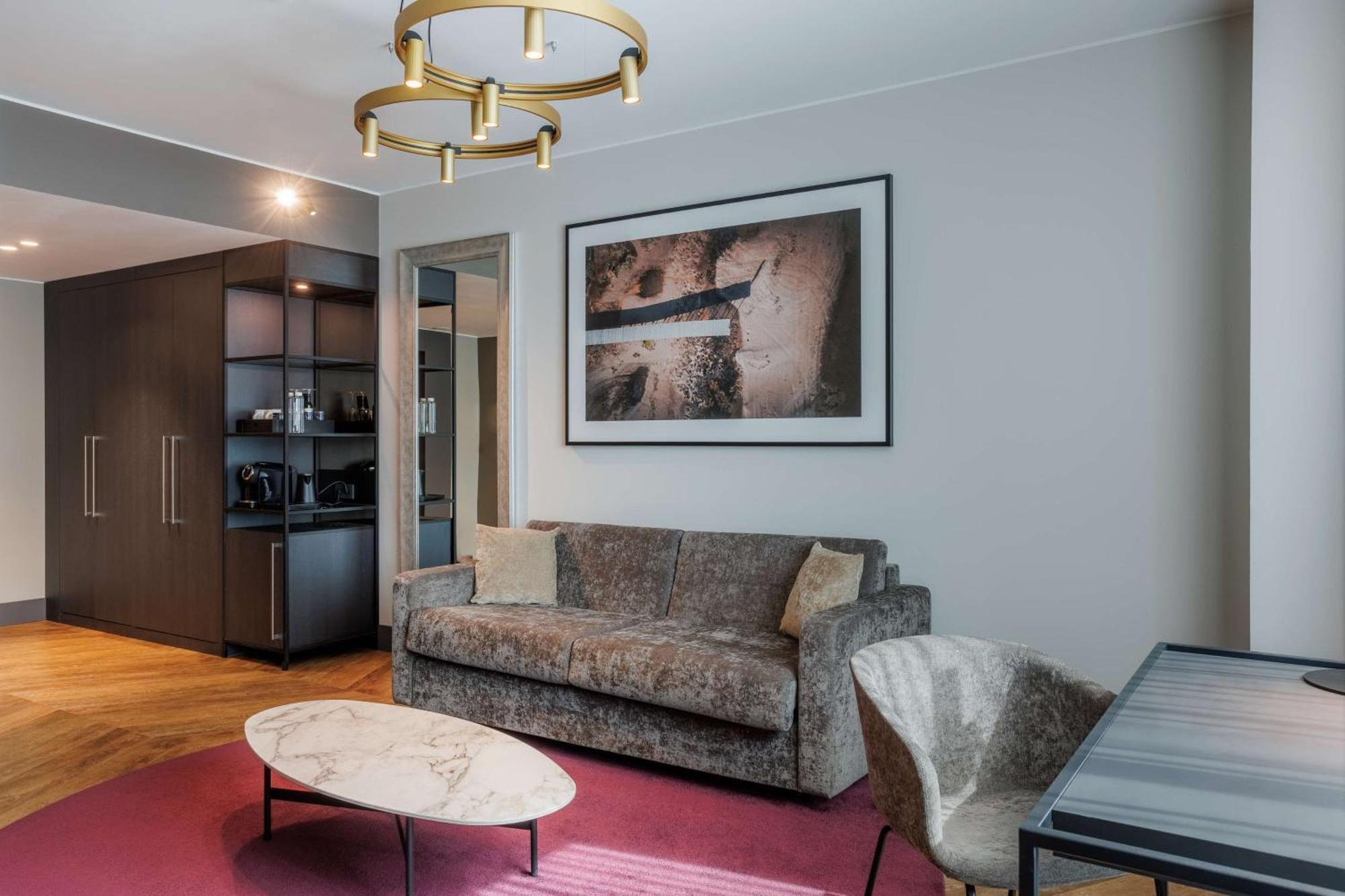 Radisson Collection Hotel, Viešbutis