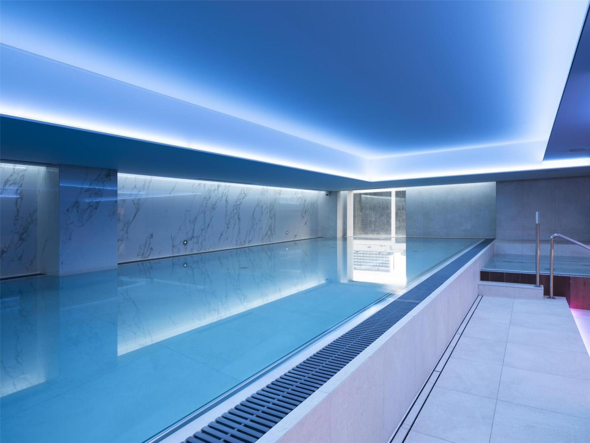 Radisson Collection Hotel, Viešbutis 5*