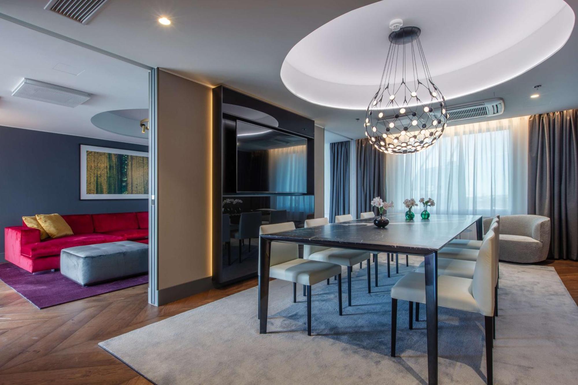 Radisson Collection Hotel, Hotel Reval